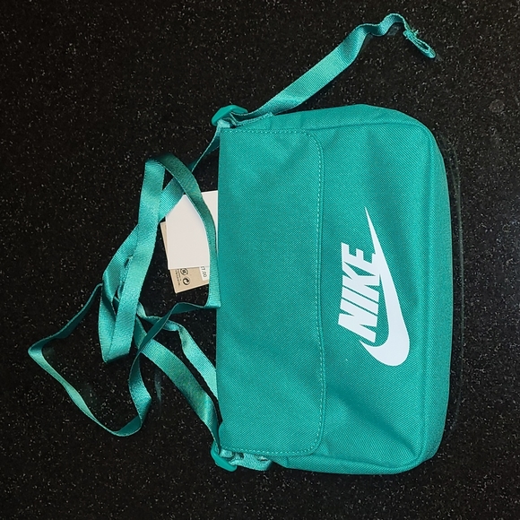 Nike Crossbody Bag - Picture 4 of 10